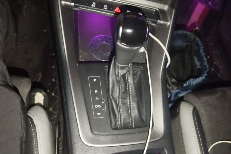 Used Audi Q3 2022 35 TFSI Fashion Dynamic Model Gear Lever