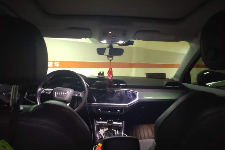 Used Audi Q3 2022 35 TFSI Fashion Dynamic Model Headliner