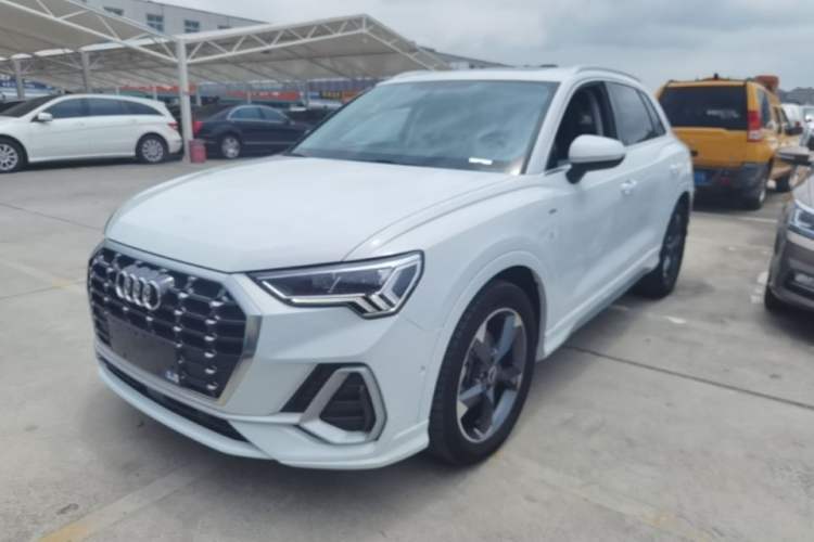 Used Audi Q3 2022 35 TFSI Fashion Dynamic Model Guazi used car, China used car export, Used car for sale, Used Audi cars, Cheapest cars for sale