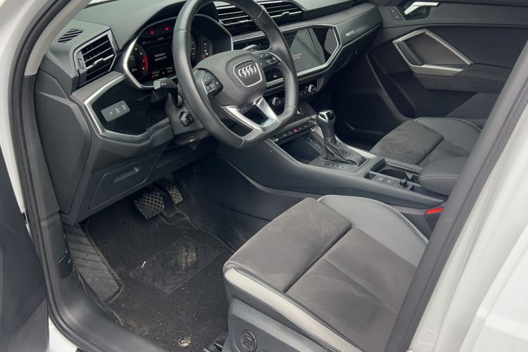 Used Audi Q3 2022 35 TFSI Fashion Dynamic Model Interior 1