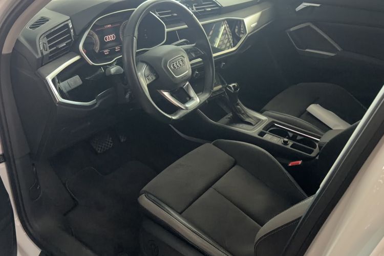 Used Audi Q3 2022 35 TFSI Fashion Dynamic Model Interior 1