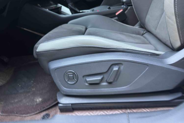 Used Audi Q3 2022 35 TFSI Fashion Dynamic Model Interior 1