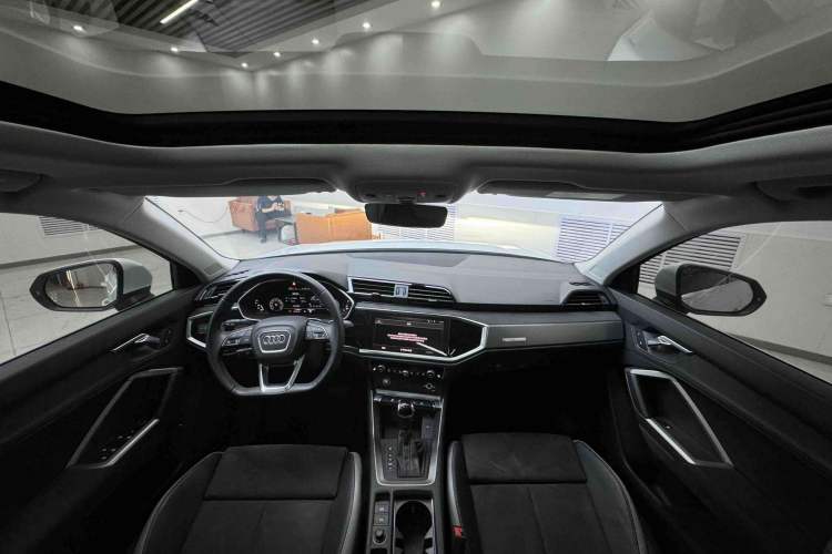Used Audi Q3 2022 35 TFSI Fashion Dynamic Model Interior 1