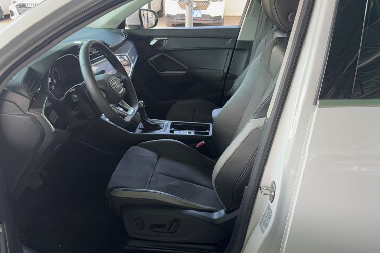 Used Audi Q3 2022 35 TFSI Fashion Dynamic Model Interior 1