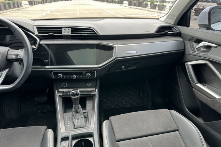 Used Audi Q3 2022 35 TFSI Fashion Dynamic Model Interior 12