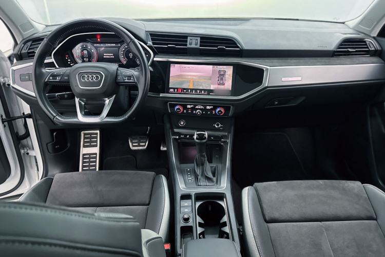 Used Audi Q3 2022 40 TFSI Fashion Dynamic Model Interior 2