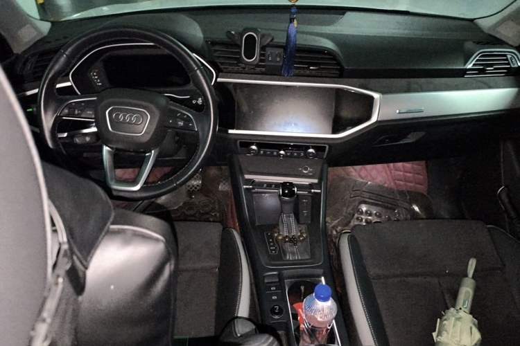 Used Audi Q3 2022 35 TFSI Progressive Dynamic Edition Interior 2