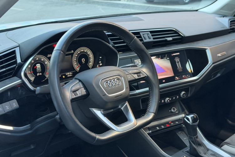 Used Audi Q3 2022 35 TFSI Fashion Dynamic Model Interior 2