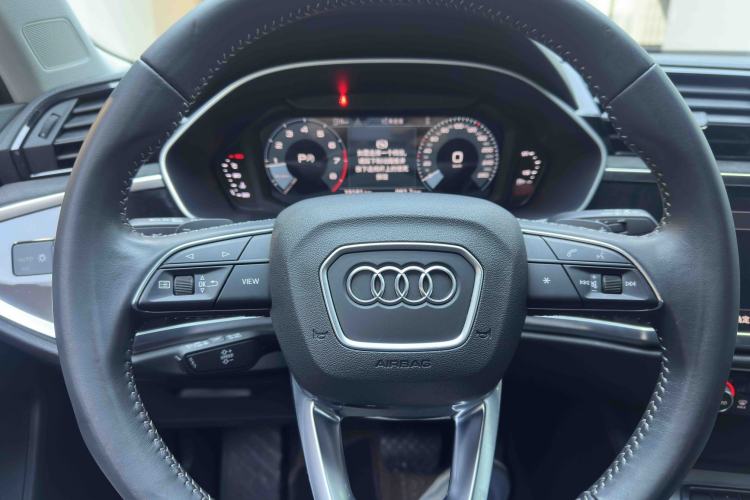 Used Audi Q3 2022 35 TFSI Fashion Dynamic Model Interior 2