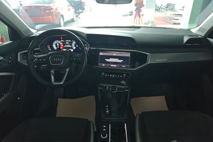 Used Audi Q3 2022 35 TFSI Progressive Dynamic Edition Interior 2