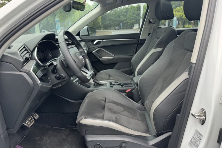 Used Audi Q3 2022 40 TFSI Fashion Dynamic Model Interior 2