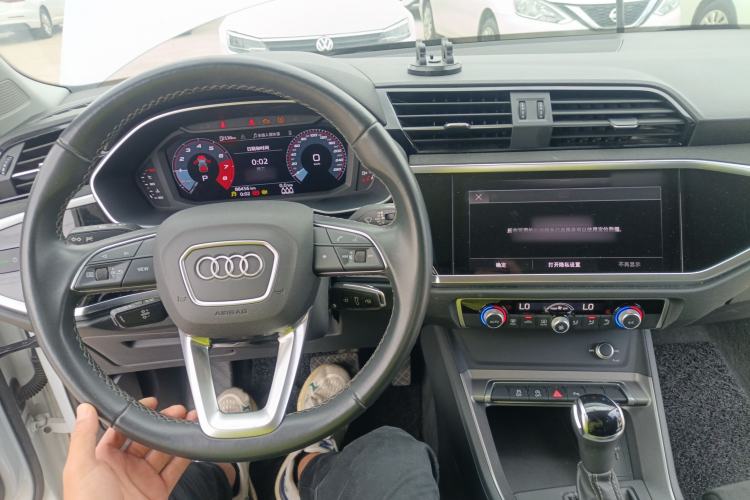 Used Audi Q3 2022 35 TFSI Progressive Dynamic Edition Interior 2