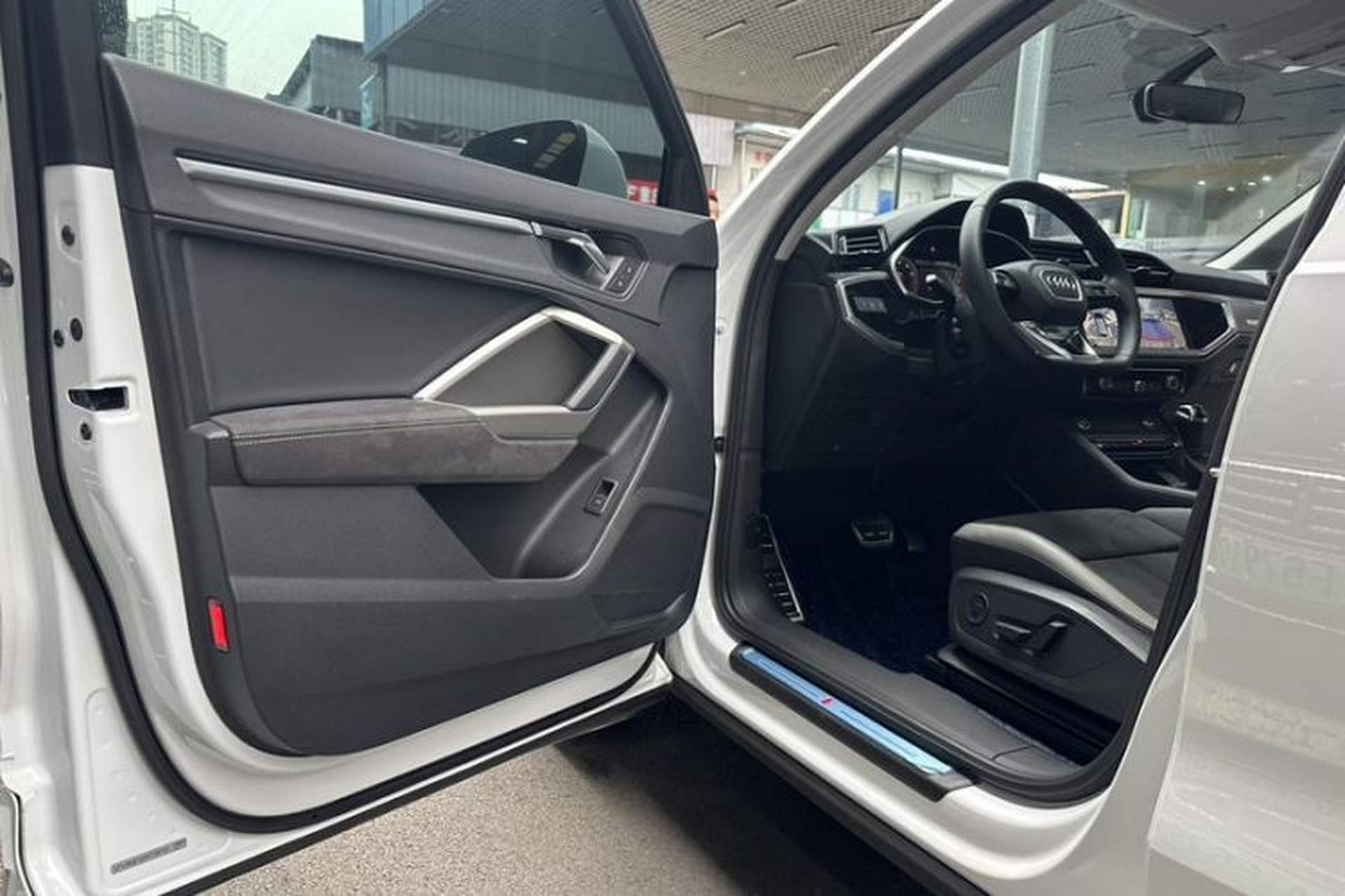 Used Audi Q3 2022 40 TFSI Fashion Dynamic Model Interior 2