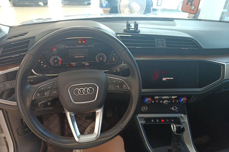 Used Audi Q3 2022 35 TFSI Fashionable and Elegant Model Interior 2