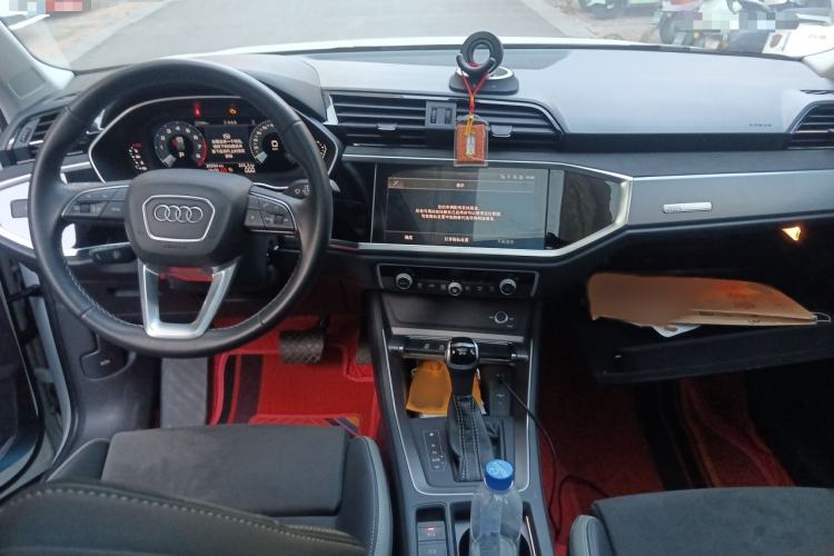 Used Audi Q3 2022 35 TFSI Progressive Dynamic Edition Interior 2