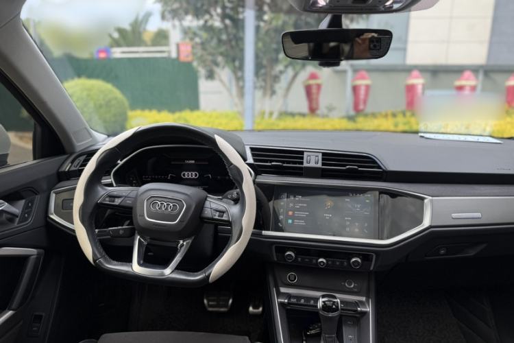 Used Audi Q3 2022 40 TFSI Fashion Dynamic Model Interior 2