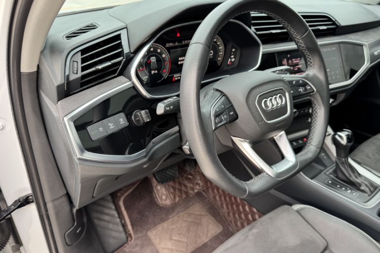 Used Audi Q3 2022 35 TFSI Fashionable and Elegant Model Interior 2