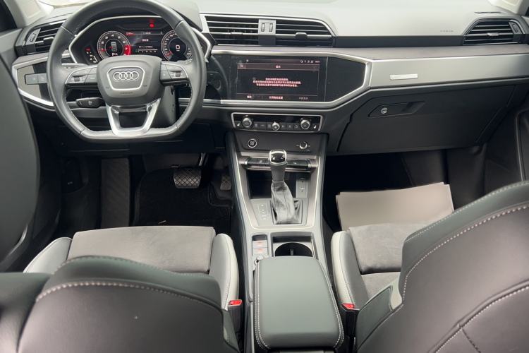 Used Audi Q3 2022 35 TFSI Fashion Dynamic Model Interior 3