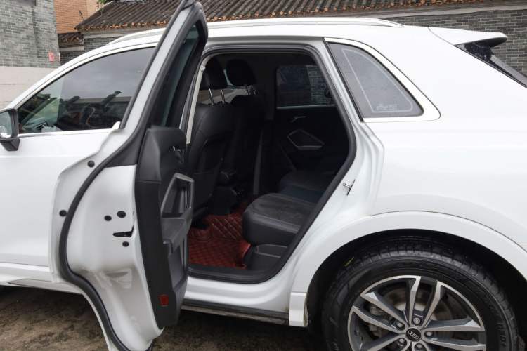 Used Audi Q3 2022 35 TFSI Fashionable and Elegant Model Interior 3