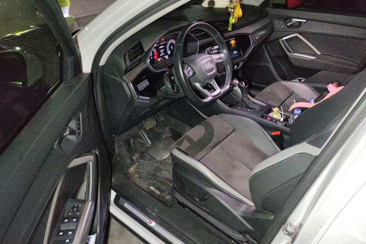 Used Audi Q3 2022 35 TFSI Fashion Dynamic Model Interior 3