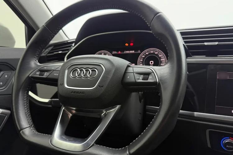 Used Audi Q3 2022 35 TFSI Fashion Dynamic Model Interior 3