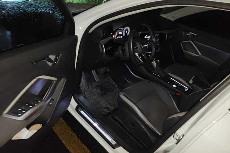 Used Audi Q3 2022 35 TFSI Fashion Dynamic Model Interior 3