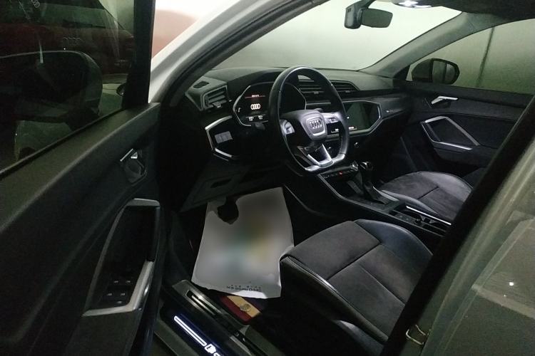 Used Audi Q3 2022 35 TFSI Fashion Dynamic Model Interior 3