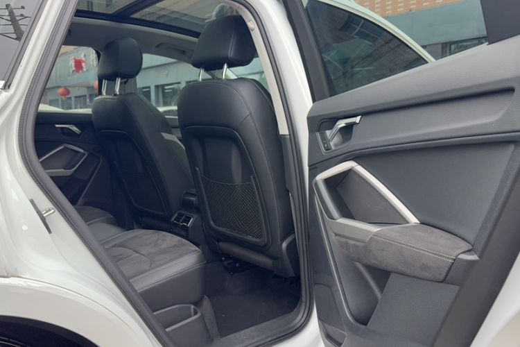 Used Audi Q3 2022 35 TFSI Progressive Dynamic Edition Interior 3