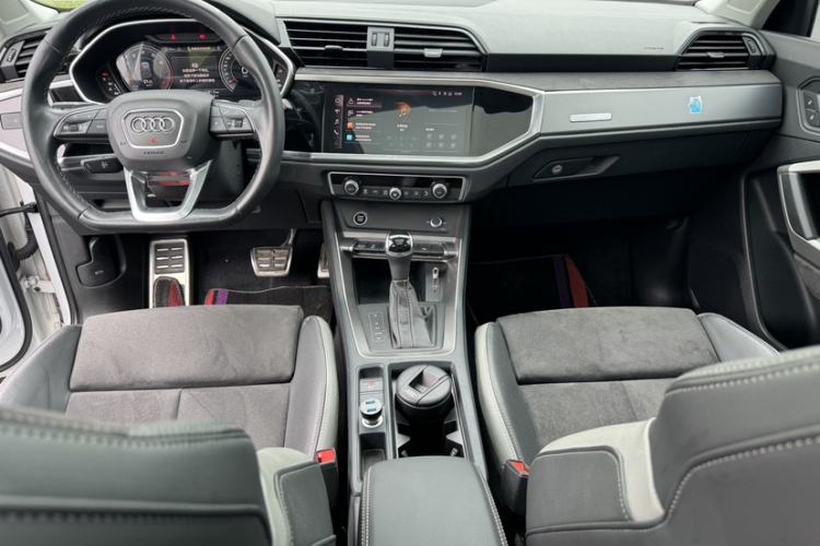 Used Audi Q3 2022 40 TFSI Fashion Dynamic Model Interior 3