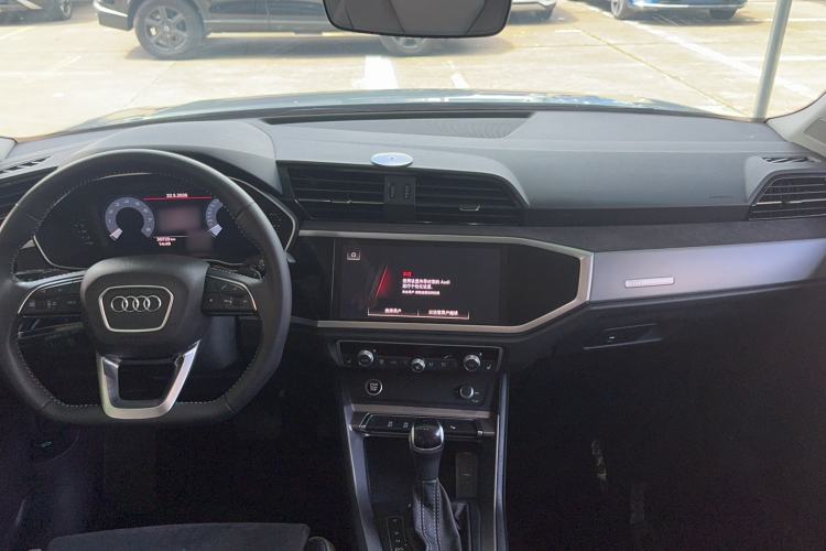 Used Audi Q3 2022 35 TFSI Fashion Dynamic Model Interior 3