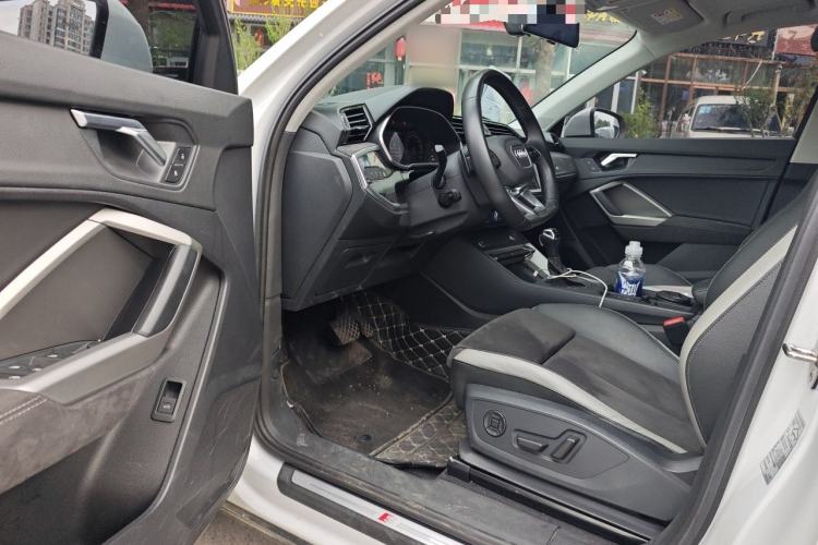 Used Audi Q3 2022 35 TFSI Fashion Dynamic Model Interior 3