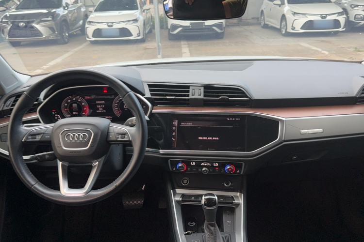 Used Audi Q3 2022 35 TFSI Fashionable and Elegant Model Interior 3