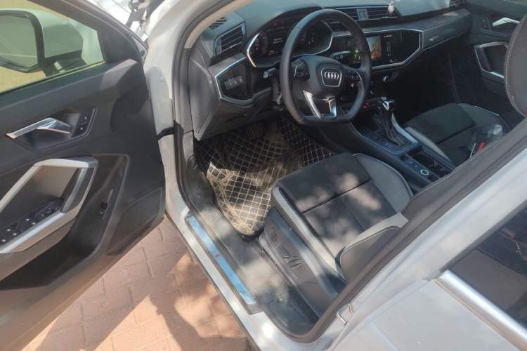 Used Audi Q3 2022 35 TFSI Fashion Dynamic Model Interior 3