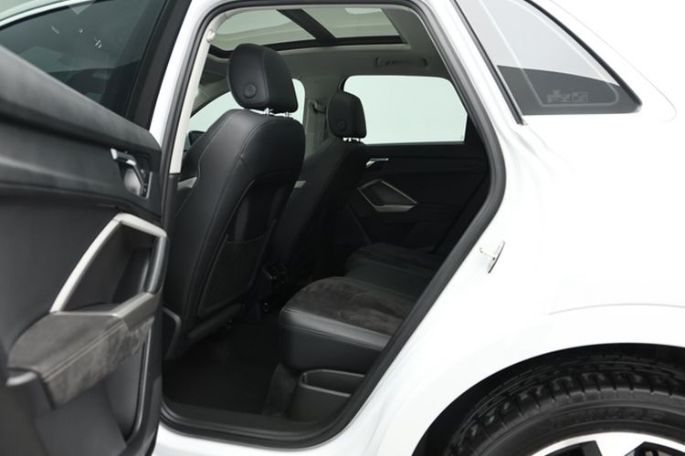 Used Audi Q3 2022 35 TFSI Fashion Dynamic Model Interior 4