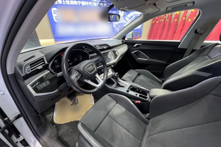 Used Audi Q3 2022 35 TFSI Progressive Dynamic Edition Interior 4