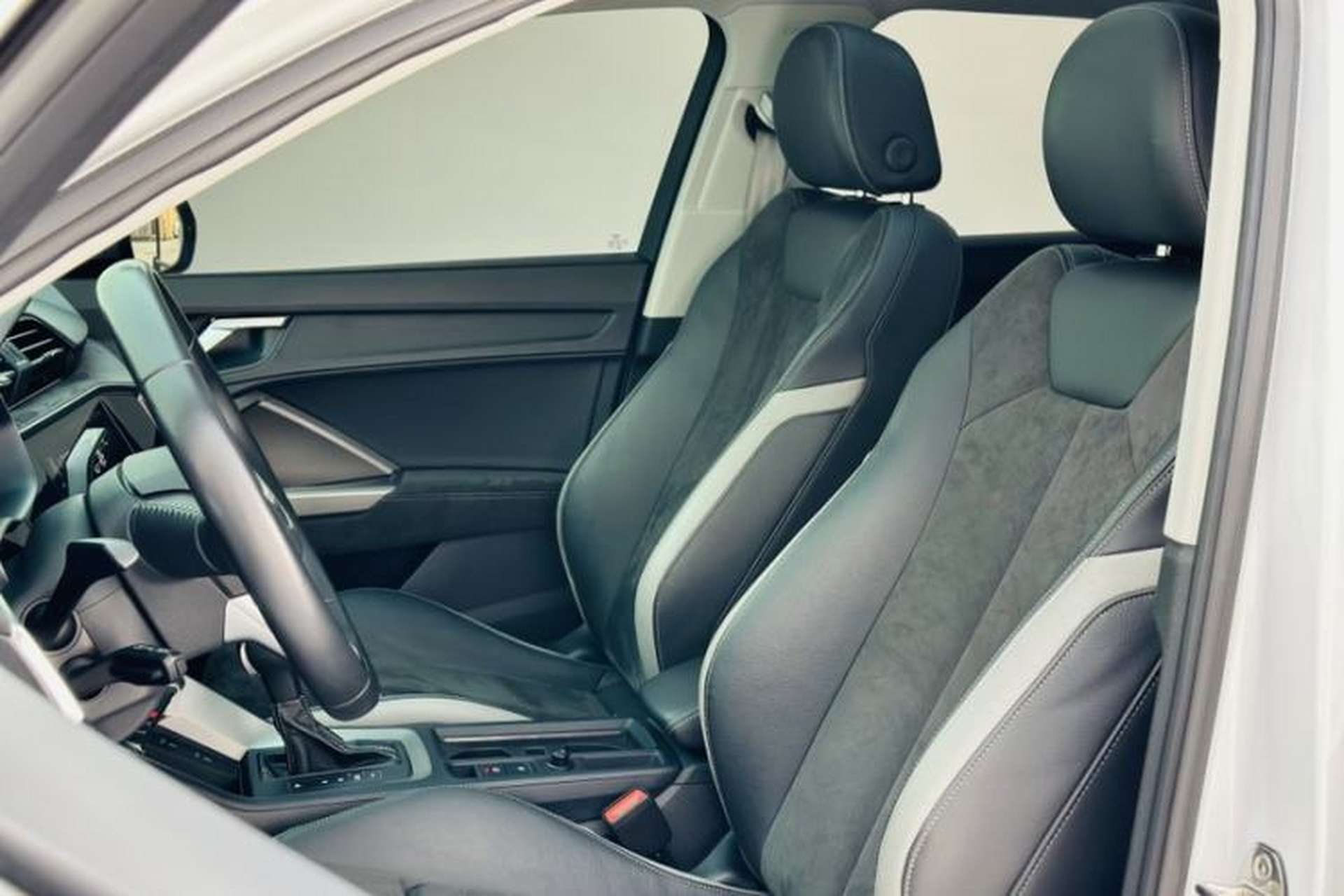 Used Audi Q3 2022 35 TFSI Progressive Dynamic Edition Interior 4