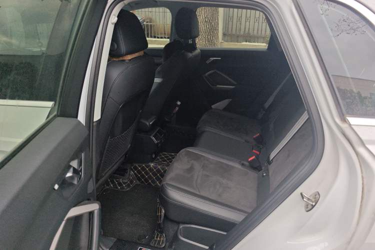Used Audi Q3 2022 35 TFSI Fashion Dynamic Model Interior 4