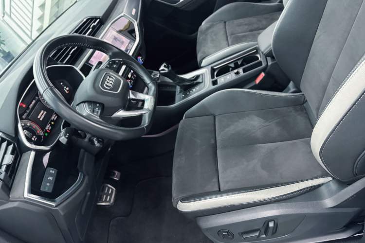 Used Audi Q3 2022 40 TFSI Fashion Dynamic Model Interior 5