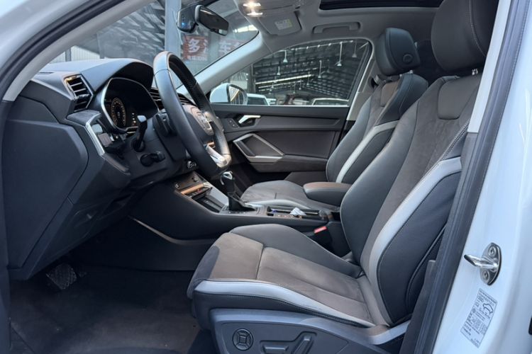 Used Audi Q3 2022 35 TFSI Fashion Dynamic Model Interior 5