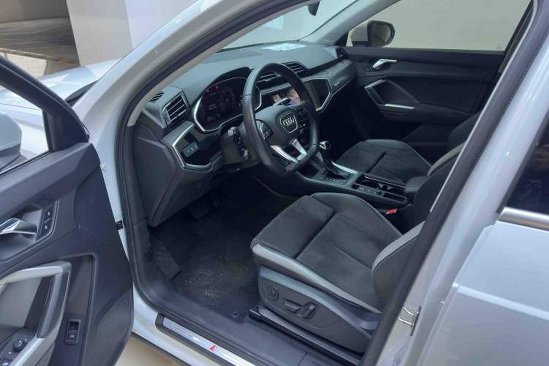 Used Audi Q3 2022 35 TFSI Fashion Dynamic Model Interior 6