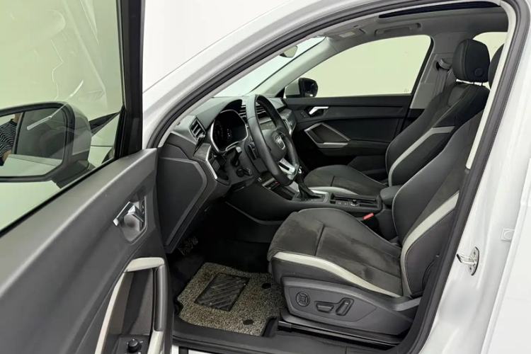 Used Audi Q3 2022 35 TFSI Fashion Dynamic Model Interior 8