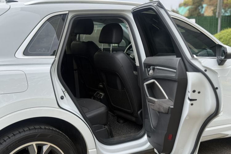 Used Audi Q3 2022 40 TFSI Fashion Dynamic Model Interior 9