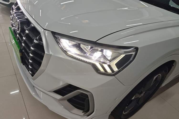 Used Audi Q3 2022 35 TFSI Fashion Dynamic Model Left Front Headlight