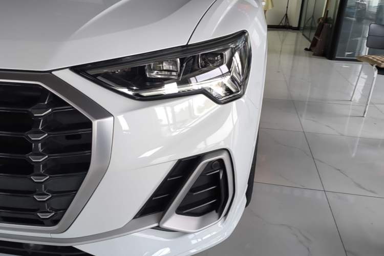 Used Audi Q3 2022 40 TFSI Fashion Dynamic Model Left Front Headlight