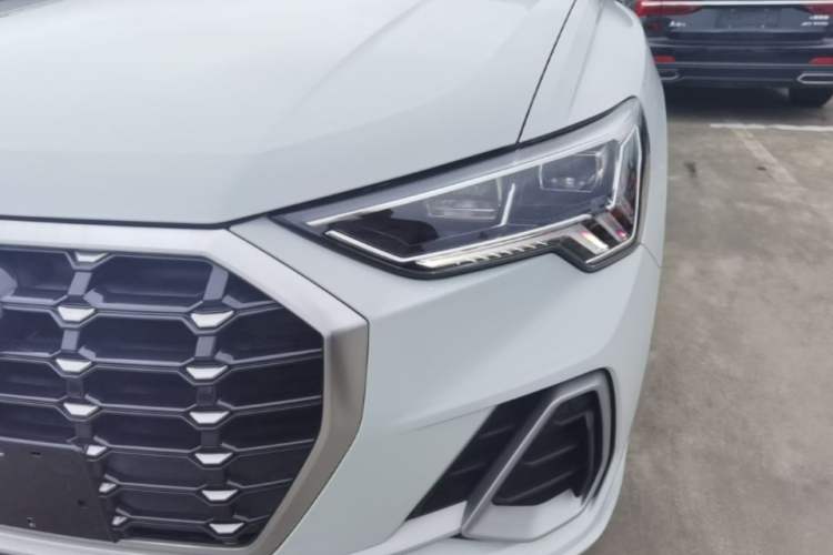 Used Audi Q3 2022 35 TFSI Fashion Dynamic Model Left Front Headlight