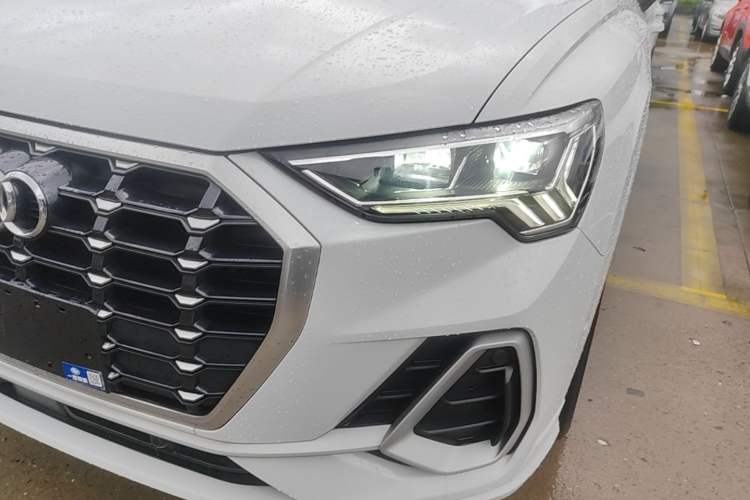 Used Audi Q3 2022 35 TFSI Fashion Dynamic Model Left Front Headlight