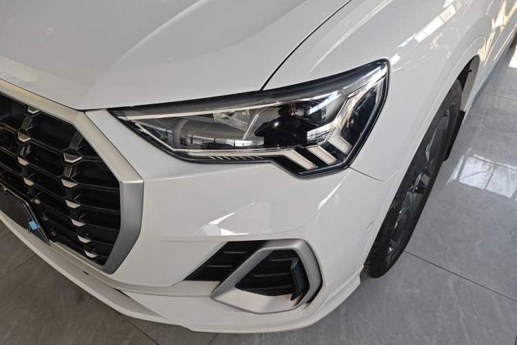 Used Audi Q3 2022 35 TFSI Fashion Dynamic Model Left Front Headlight