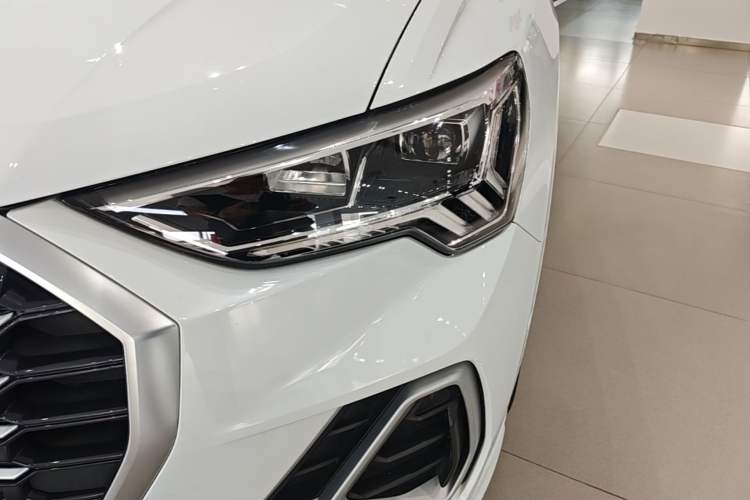 Used Audi Q3 2022 40 TFSI Fashion Dynamic Model Left Front Headlight