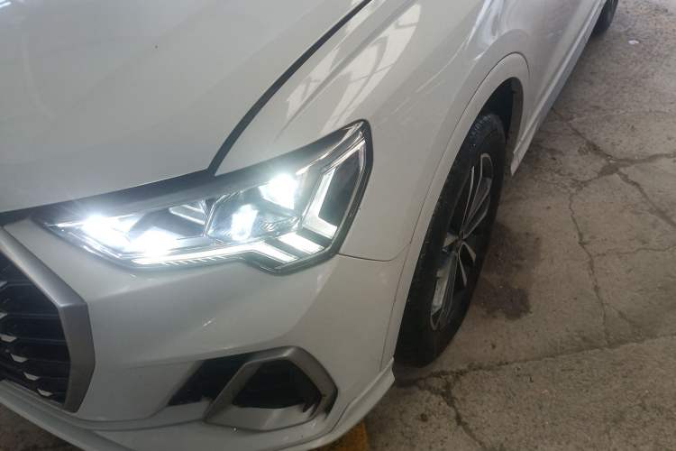 Used Audi Q3 2022 35 TFSI Progressive Dynamic Edition Left Front Headlight