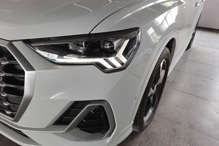 Used Audi Q3 2022 35 TFSI Fashion Dynamic Model Left Front Headlight